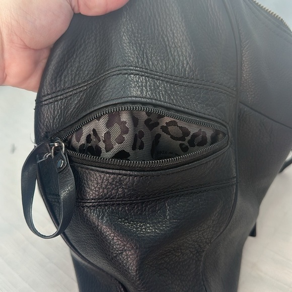 PERLINA Black Leather SHOULDER BAG - Picture 10 of 10